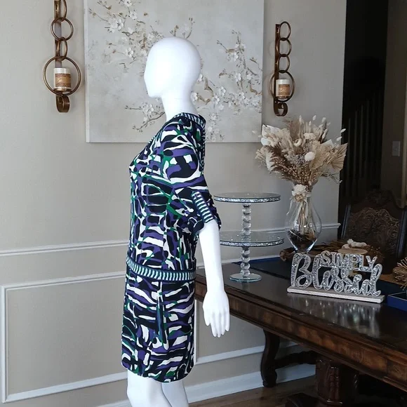 Women's Vibrant Geometric Print V-Neck Dress By BCBGMAXAZRIA. Size S - Picture 4 of 17